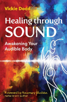 pabalat ng libro ng: Healing through Sound ni Vickie Dodd.