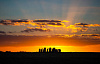 Фото: Закат над Стоунхенджем 21 января 2022 года, автор: Stonehenge Dronescapes.