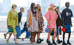 קבוצה של דור ז' ובחירות האופנה שלהם