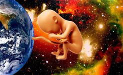 een foto van planeet aarde met een baby eraan verbonden door een navelstreng