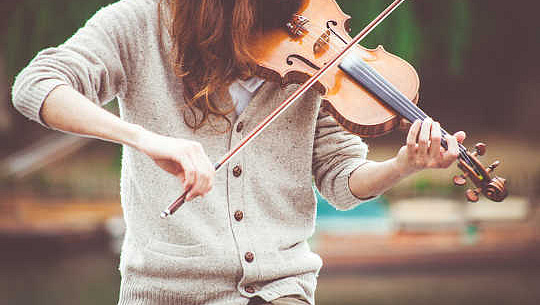 Pode tocar violino realmente fazer uma criança mais inteligente?