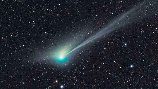 Komet ZTF, pada 19 Januari 2023, Langit Gelap, Alqueva, Portugal
