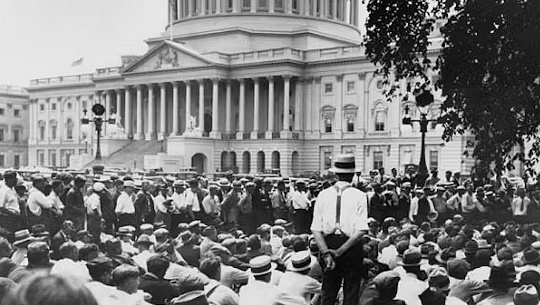 قدامى المحاربين يتظاهرون أمام الكونغرس عام 1932