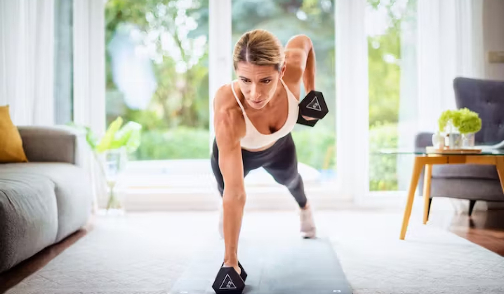 Важка атлетика та менопауза: як силові тренування приносять користь жіночому здоров’ю