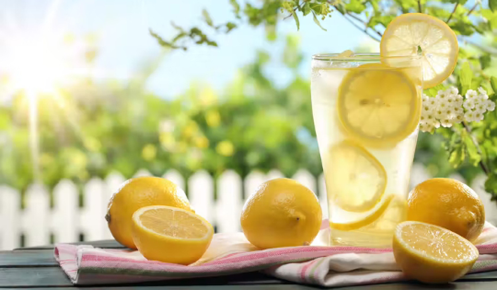 5 historycznych drinków na lato, które zapewnią Ci chłód