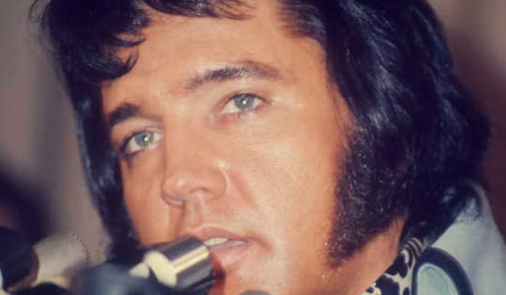 Elvis Presley thật là ai?