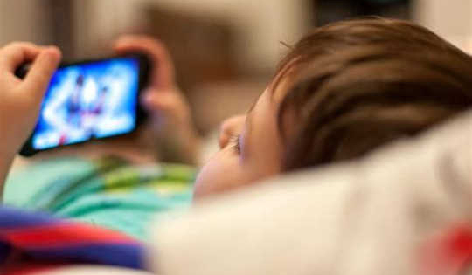 Почему ваш ребенок не откладывает смартфон