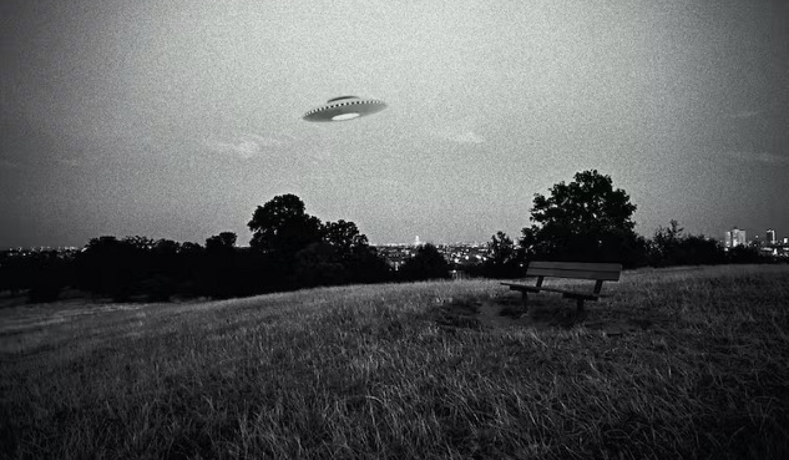 لوگ کیوں مانتے ہیں کہ UFOs ایکسٹراٹرسٹریل ہیں۔