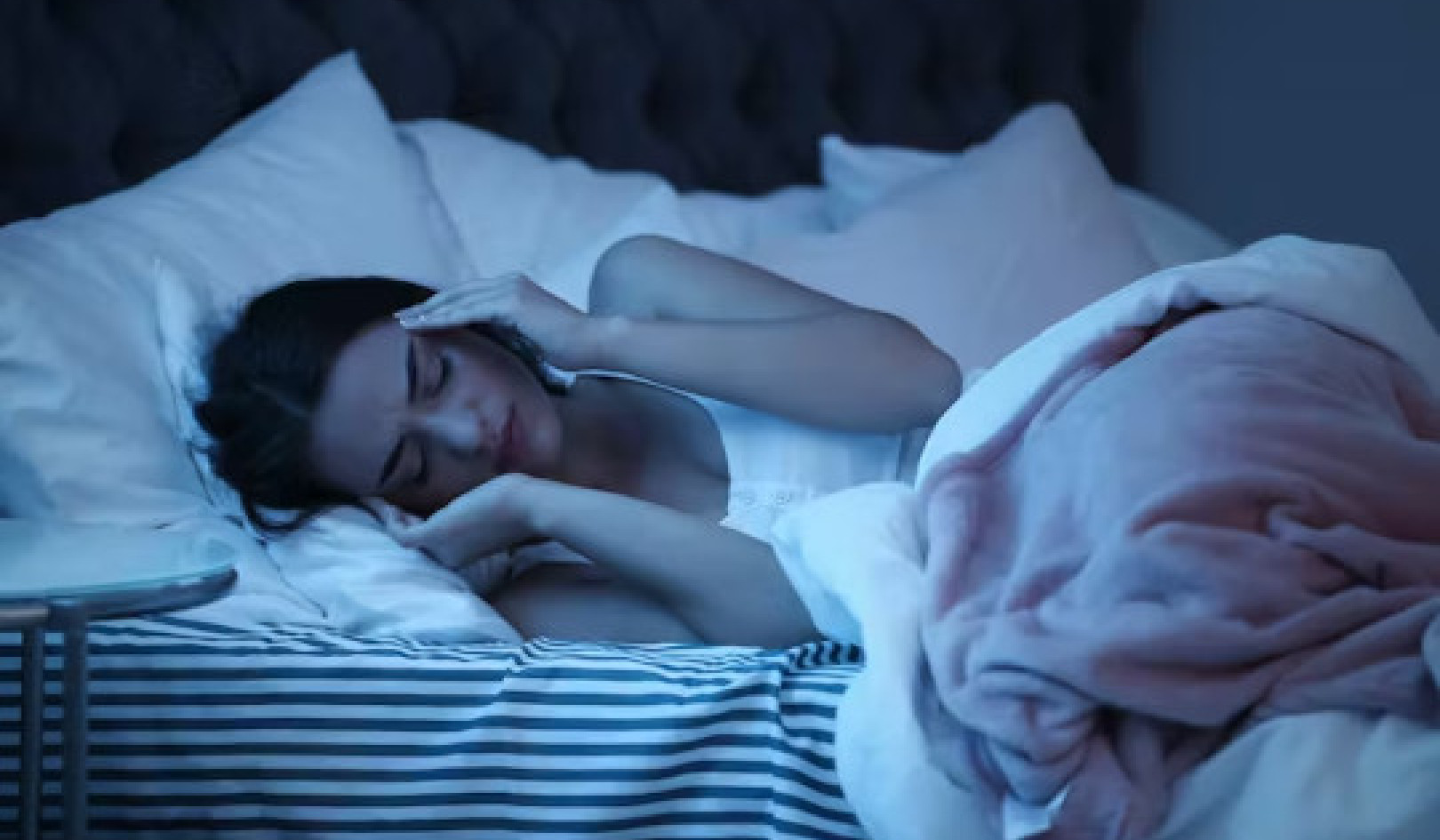 Warum scheinen die Schmerzen nachts schlimmer zu sein? Erkundung der Wissenschaft dahinter