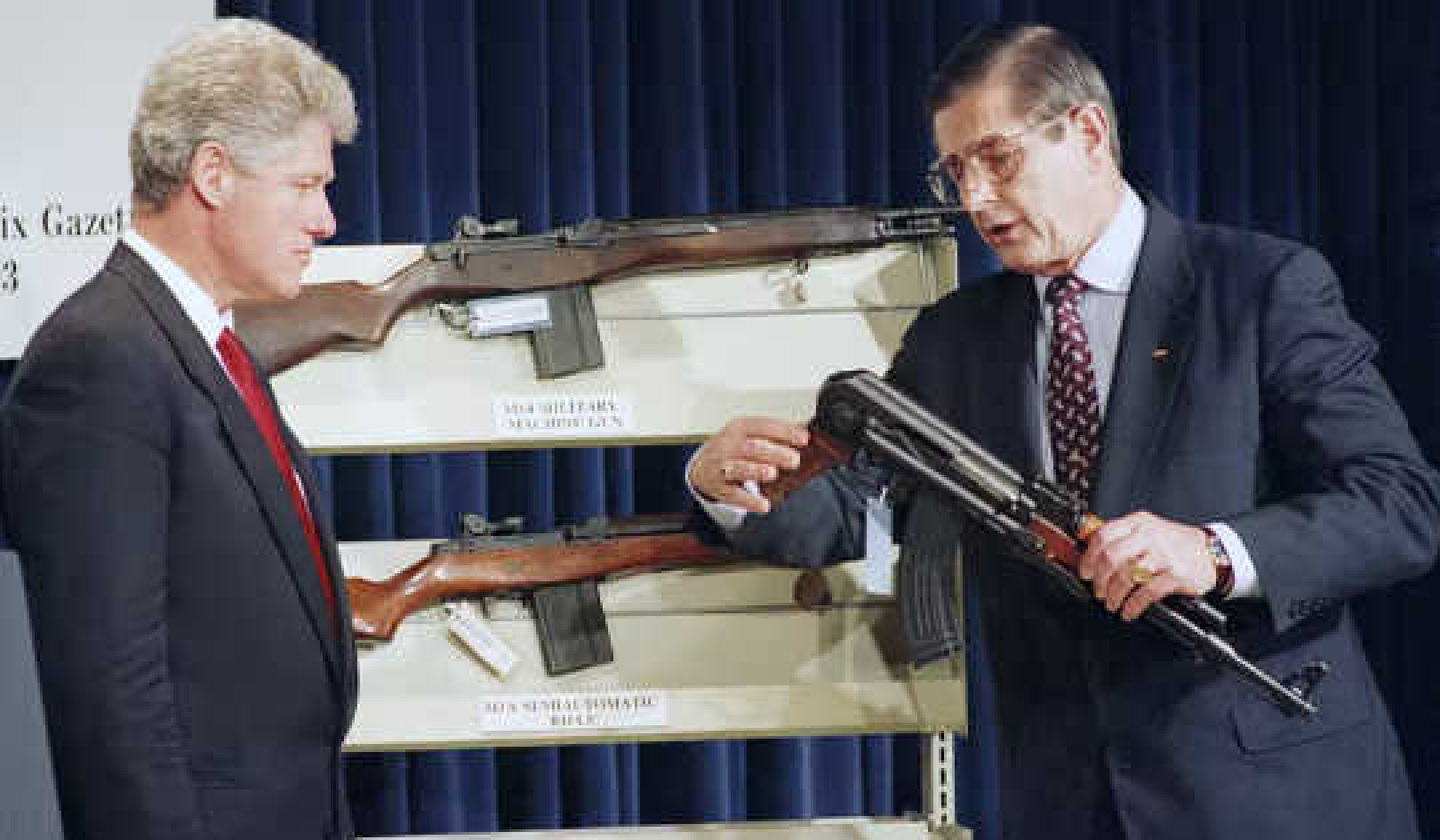 Czy zakaz broni szturmowej zmniejszyłby masowe strzelaniny?