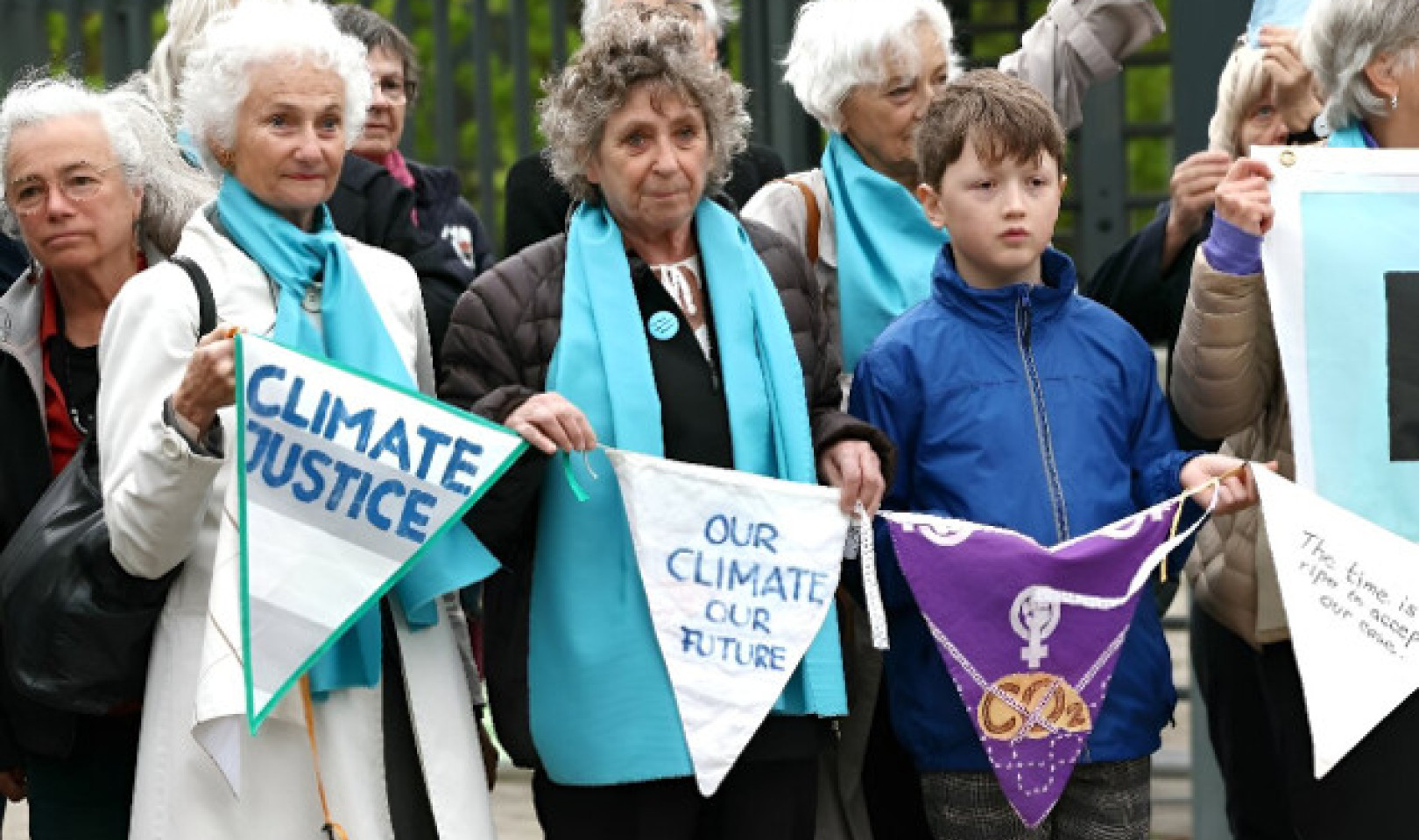 Sveitsiske kvinner setter historisk presedens i juridisk kamp om klimaendringer