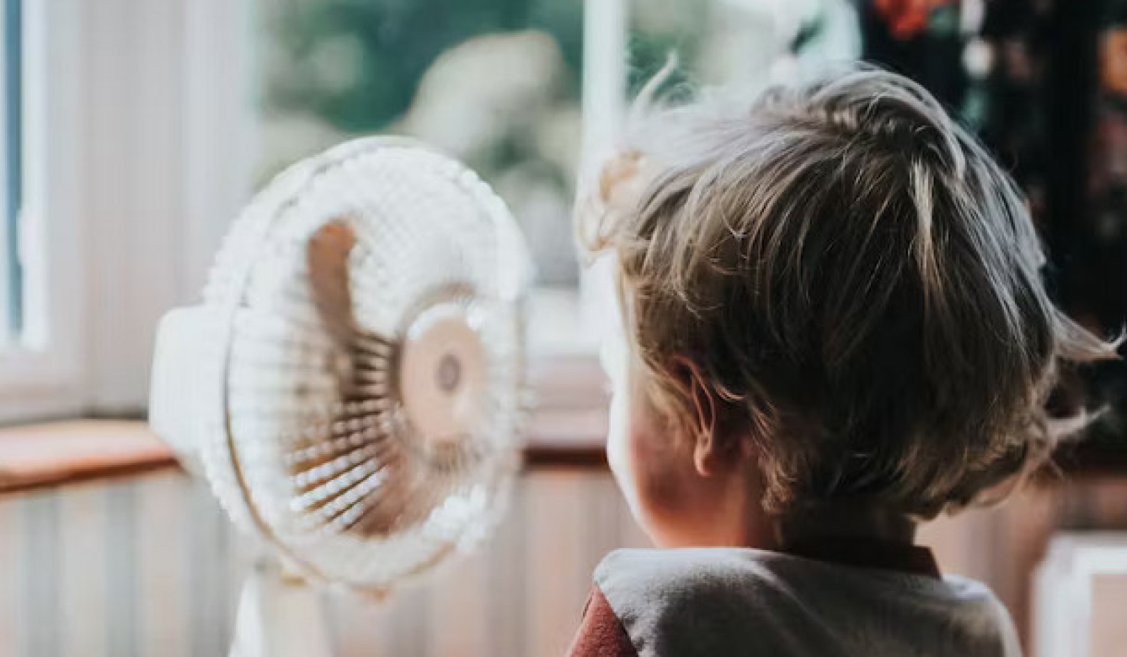 Tại sao các ngôi nhà cảm thấy ấm hơn đề xuất về máy điều nhiệt & cách cải thiện sự thoải mái