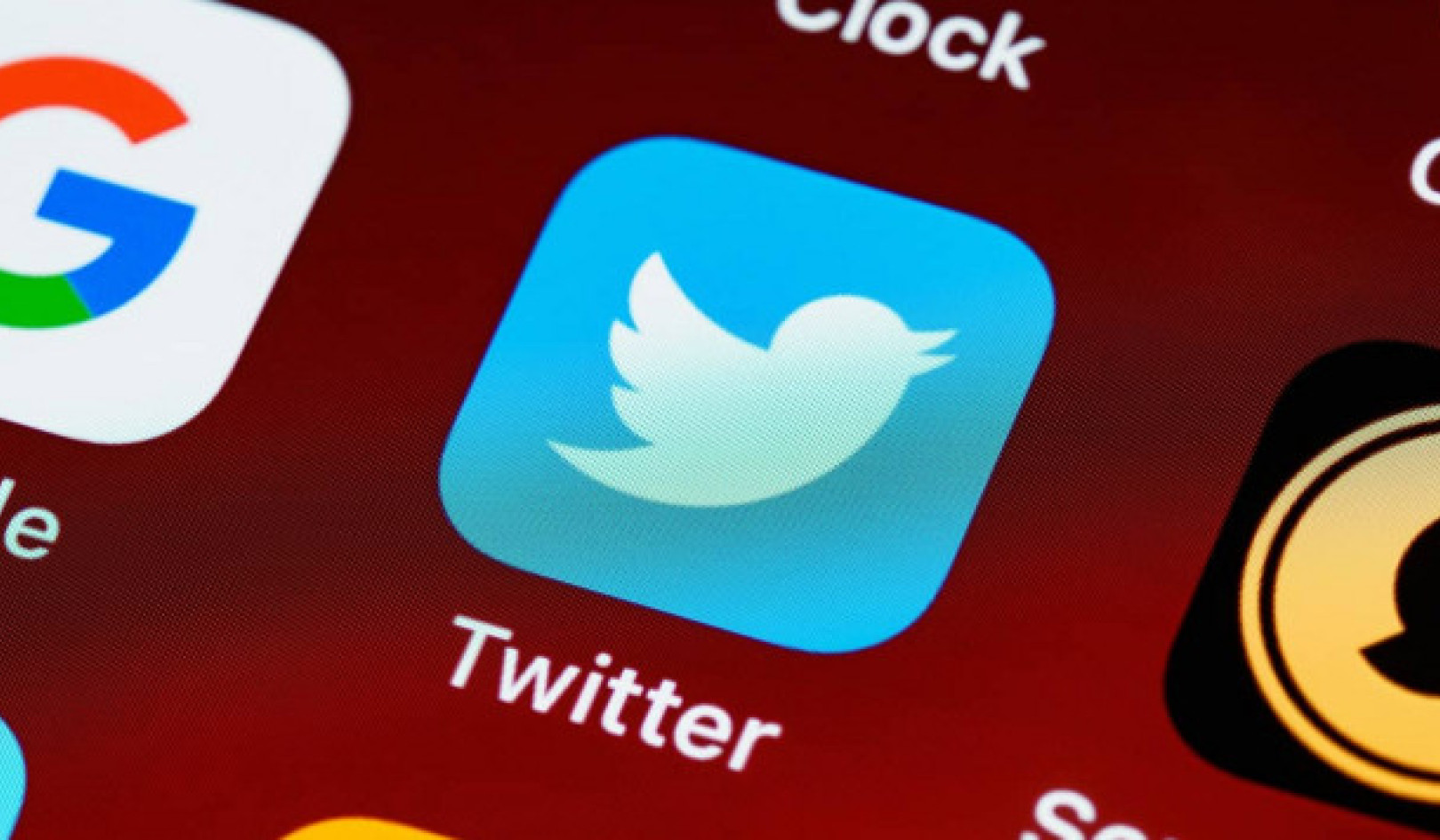 Politiske ledere på Twitter: Kontrasterende trender i upålitelig innhold