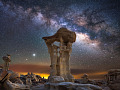 Jupiter erhebt sich über Alien Throne Rock, New Mexico, USA