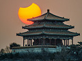Eclissi parziale su Pechino. Crediti immagine e copyright: Li Zhaoqi.
