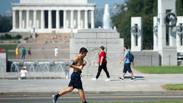 Extreme heat can be dangerous for runners, cyclists, and anyone spending time outdoors: 6 tips for staying safe.