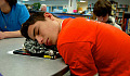 Должны ли подростки спать в школьные дни?