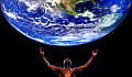 một người đàn ông với hai cánh tay dang rộng dưới một quả địa cầu của Hành tinh Trái đất