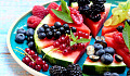 тарелка свежих фруктов