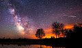  Photo: Halley Dust and Milky Way; Image Credit & Copyright: Mike Taylor. 