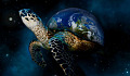 una tartaruga nei cieli con il Pianeta Terra come guscio