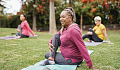 curs de exerciții pentru femei într-un parc