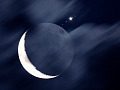Maan ontmoet (van links na regs) Callisto, Ganymedes, Jupiter, Io en Europa.
