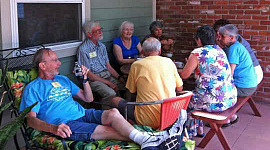 Korzyści ze starzenia się z ruchem seniorów Cohousing
