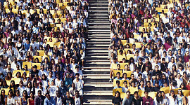 来自加利福尼亚州圣地亚哥莫尔斯高中的1992班级照片。 Ewen Roberts / flickr，CC BY