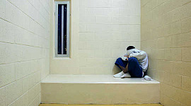 دولت های 24 همچنان مجرمین نوجوان را در سلول انفرادی قرار می دهند