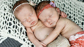 ¿Los gemelos viven más tiempo porque están tan cerca?
