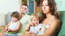 Il divorzio per il trattamento silenzioso può far decassare i bambini più tardi