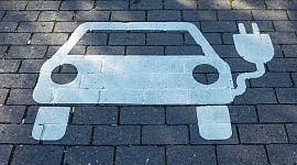Дорога к электромобилям с более низкими ценами на наклейки, чем для бензиновых автомобилей