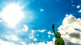 Løftet om oppmerksomhet: Et besøk til Lady Liberty