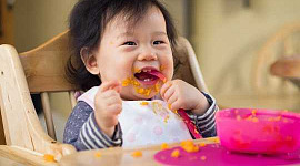 Por que deixar os bebês se encarregarem de quanto comem