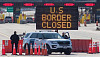 Shuttered Canada-US Border Highlights Verschillende benaderingen van de pandemie - en verschillen tussen de 2 landen