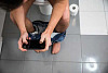 Ang Tunay na Ginagawa ng Mga Lalaki Sa Toilet