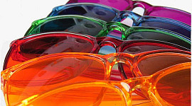 okulary w różnych kolorach