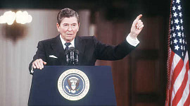 Reagan edistää uusliberalismia 8 7
