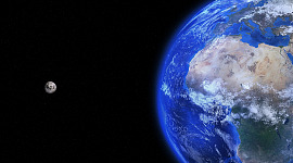 der Mond und der Blaue Planet (Erde)