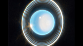 zoomet billede af Uranus taget med Webb Telescope